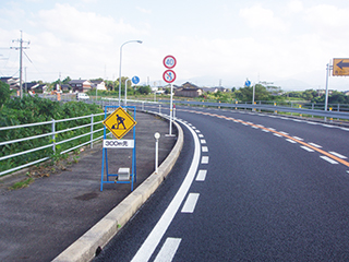 県道240号旧奈和西坪線舗装工事